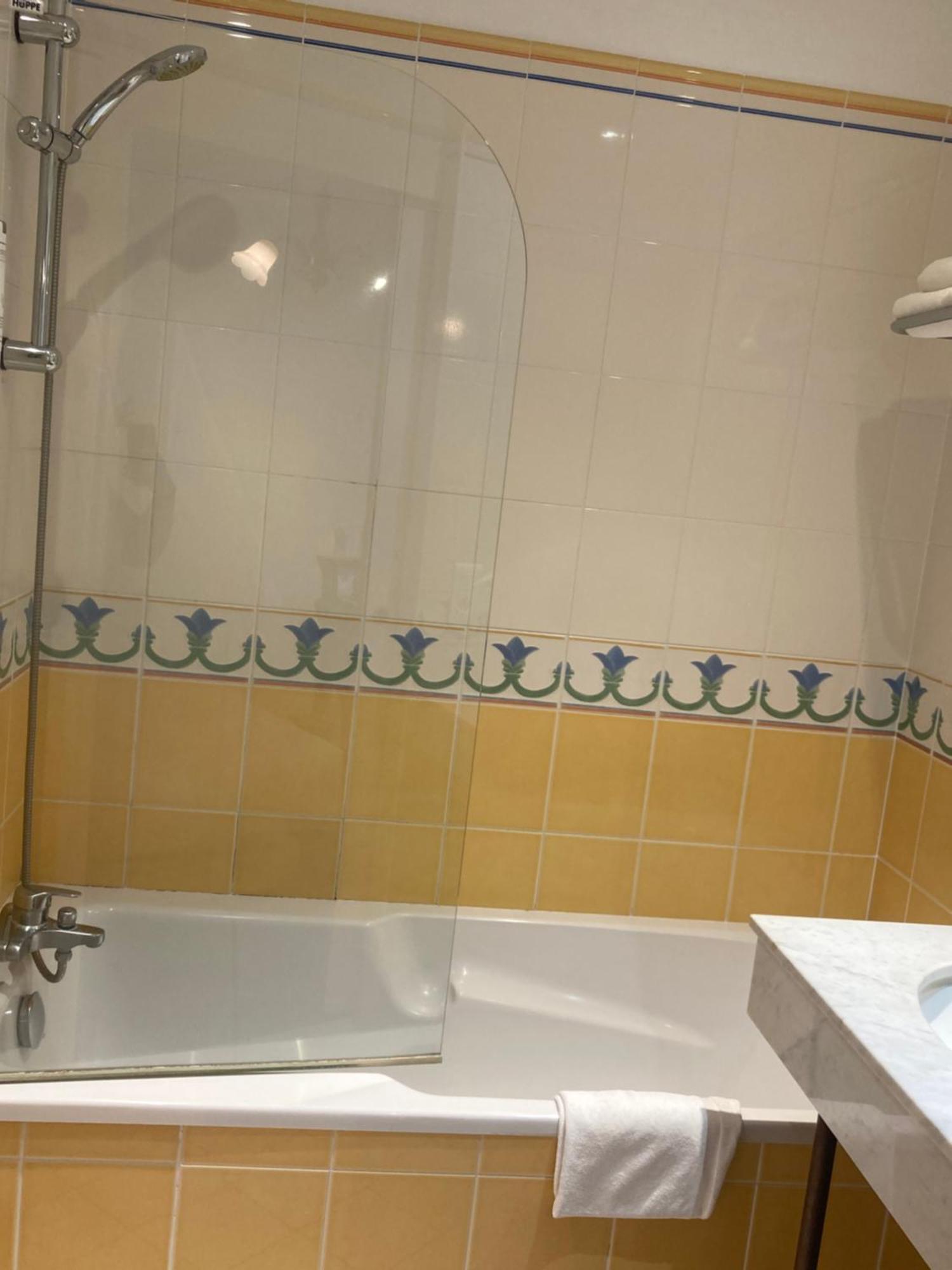 La Ferté-Gaucher Logis Hotel & Restaurant Du Sauvage מראה חיצוני תמונה