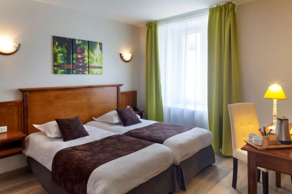 La Ferté-Gaucher Logis Hotel & Restaurant Du Sauvage מראה חיצוני תמונה